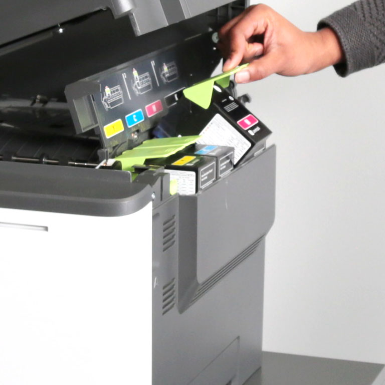 Changing toner cartridge